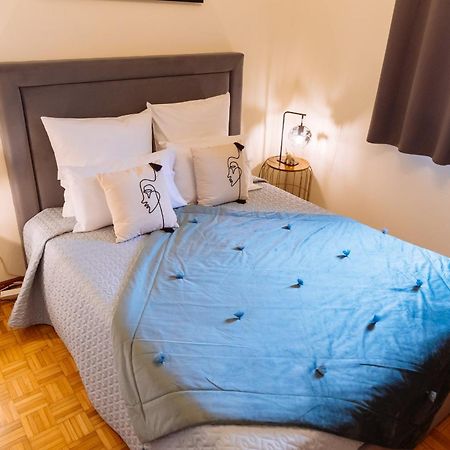 לינה וארוחת בוקר טרנקוזו Vale A Pena Residencial מראה חיצוני תמונה