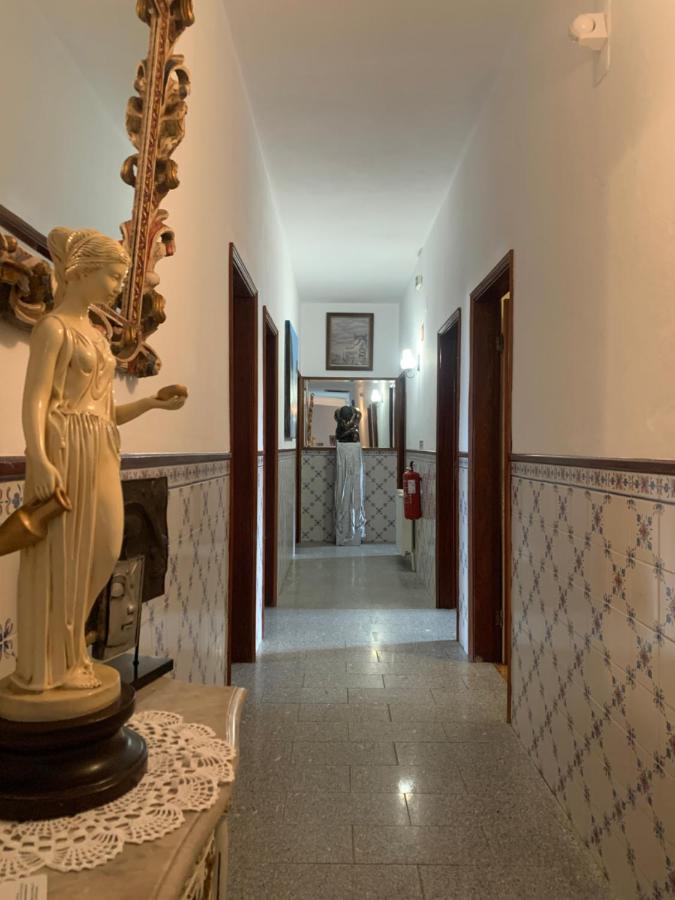 לינה וארוחת בוקר טרנקוזו Vale A Pena Residencial מראה חיצוני תמונה