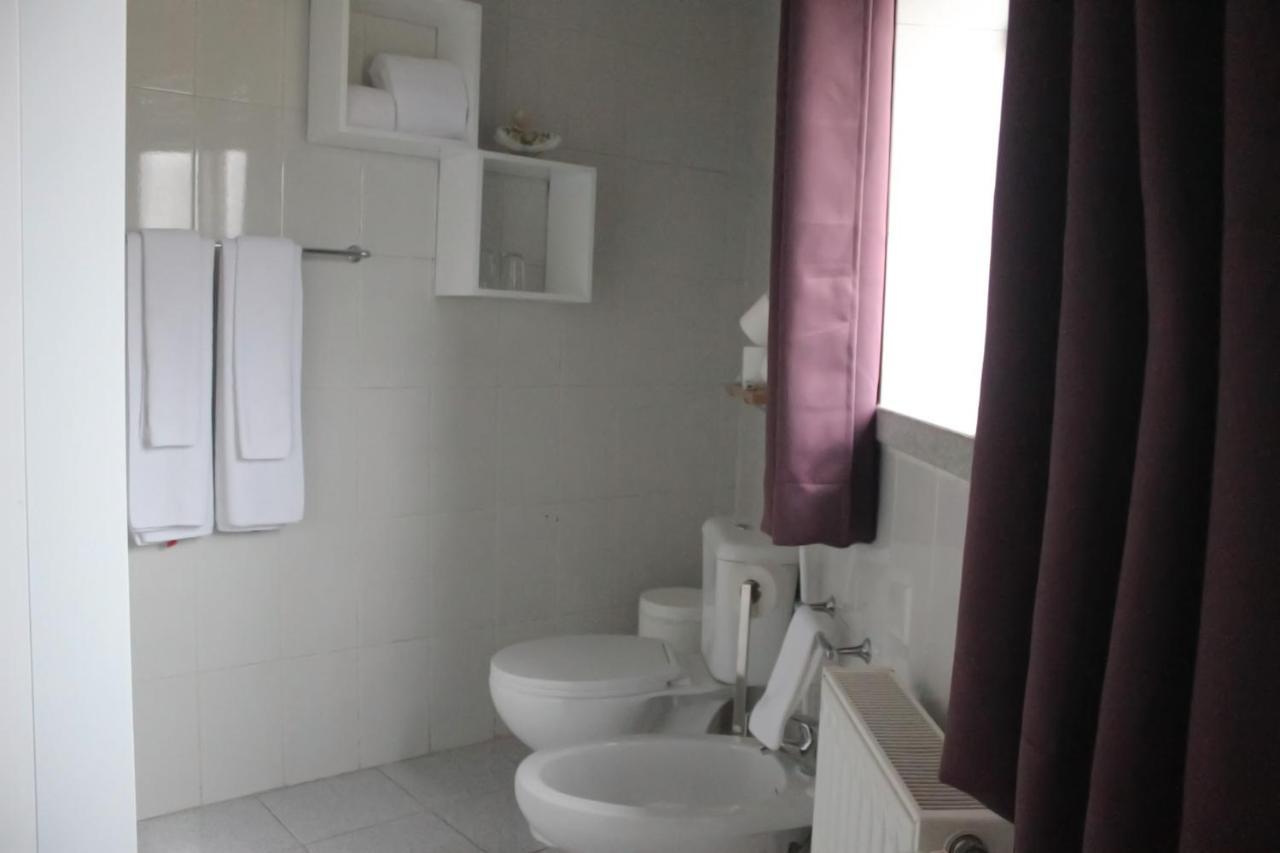לינה וארוחת בוקר טרנקוזו Vale A Pena Residencial מראה חיצוני תמונה