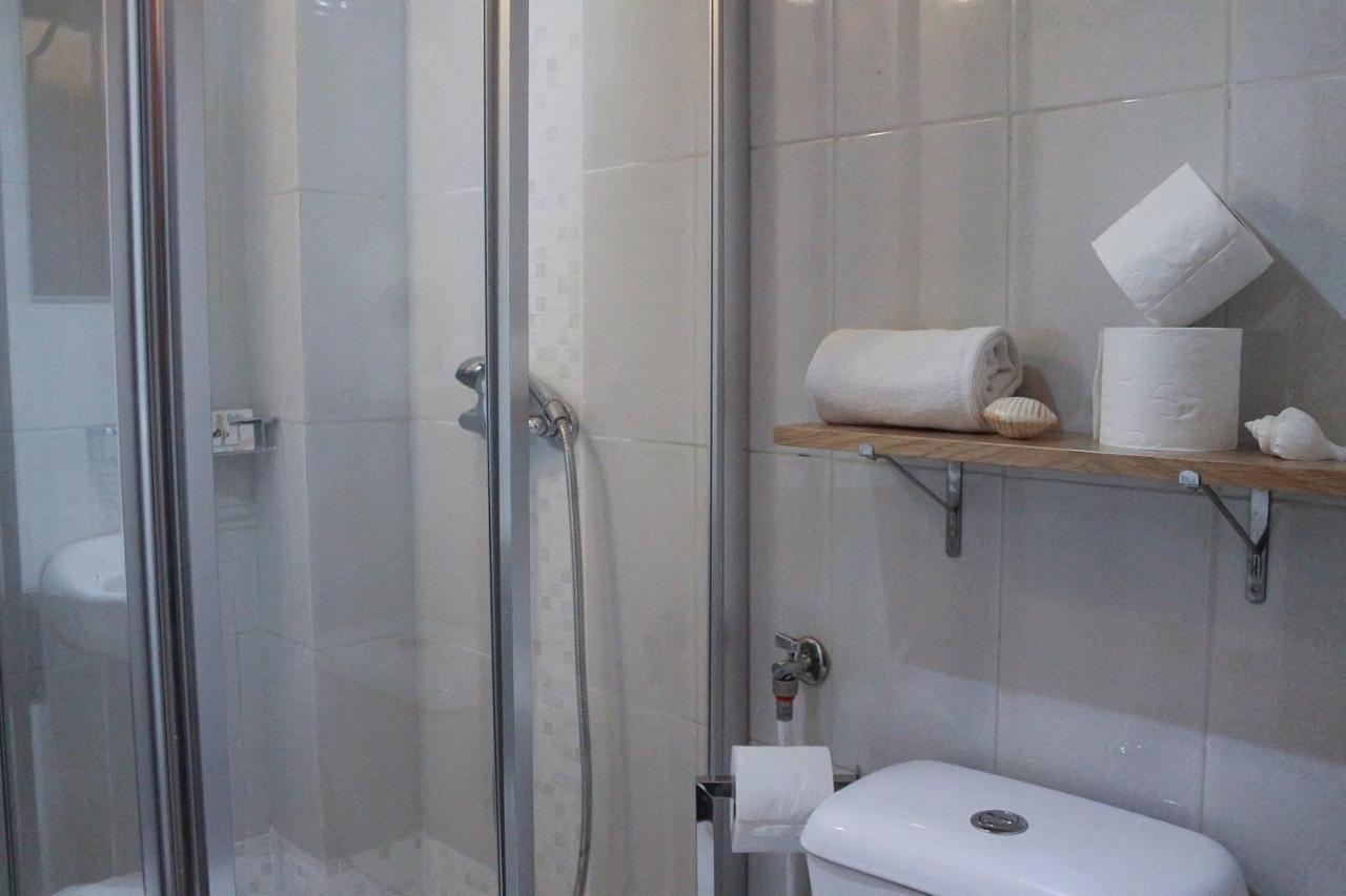 לינה וארוחת בוקר טרנקוזו Vale A Pena Residencial מראה חיצוני תמונה