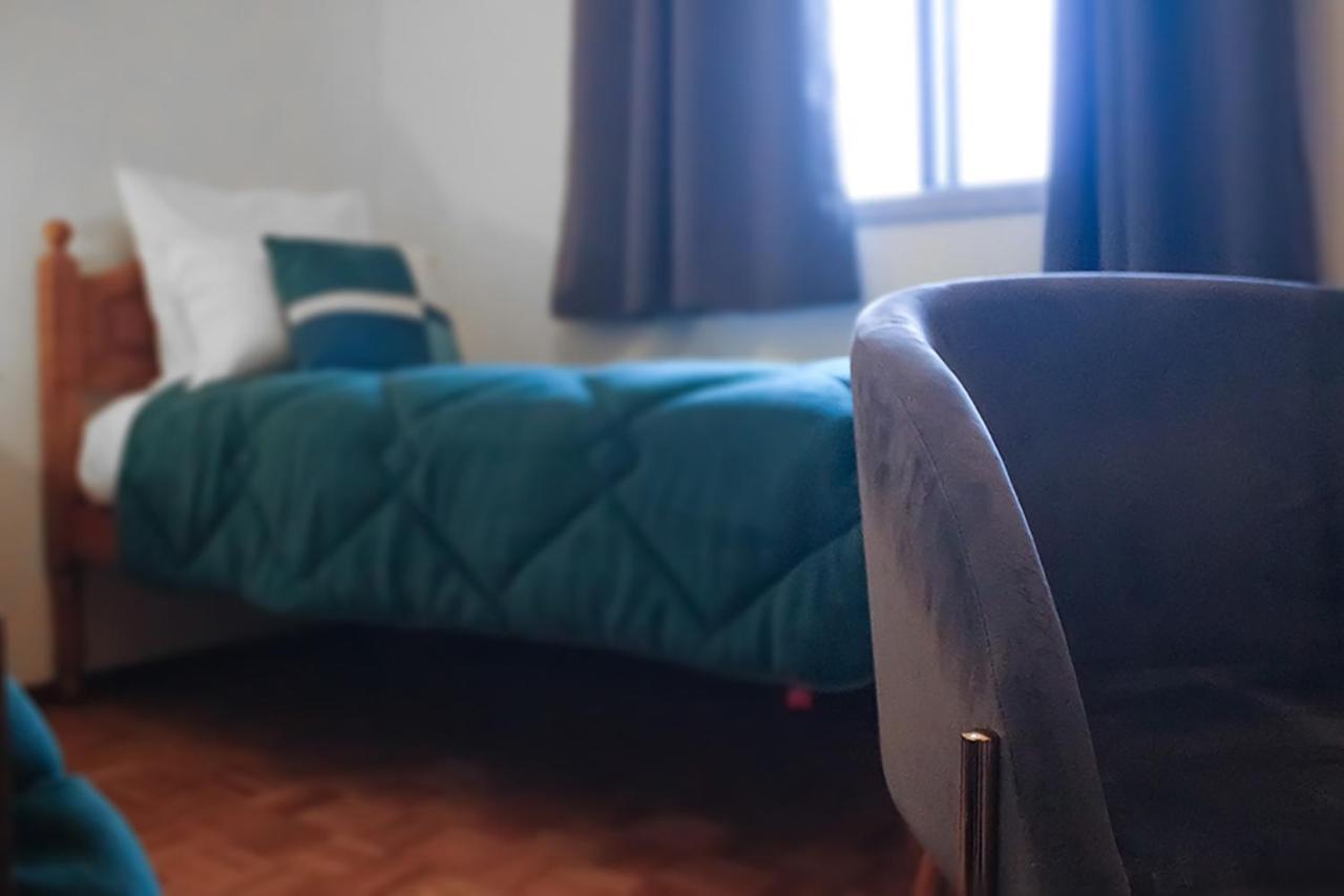 לינה וארוחת בוקר טרנקוזו Vale A Pena Residencial מראה חיצוני תמונה